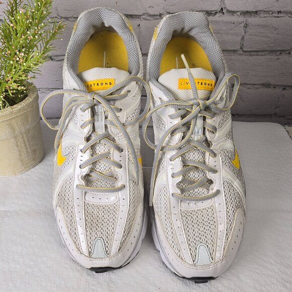 NIKE LIVESTRONG LEATHER/TEXTILE RUNNING SHOES WHITE WITH YELLOW ACCENT SIZE 10 - Picture 2 of 7